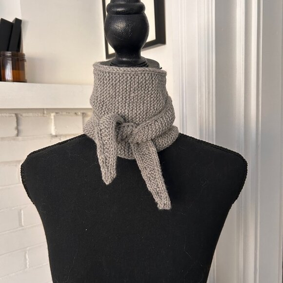 Handmade Sophie Scarf in Grey Acrylic/Wool Mix Size Lg. - Picture 7 of 9